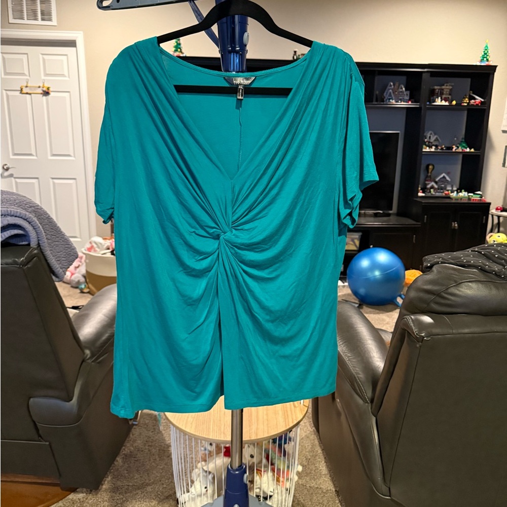 Nicole Miller Blue V-neck Short Sleeve Ruched Tie Front Blouse. Size XXL